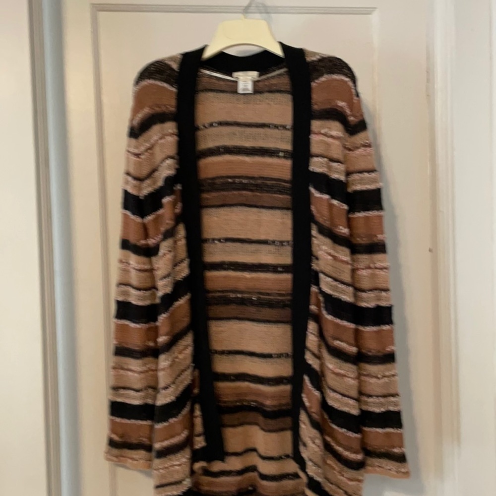 Dept open long cardigan. Good condition but missing tie for waist.